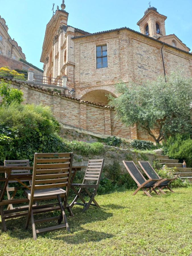 Il Giardino Di Olivia Apartment Guarene Luaran gambar