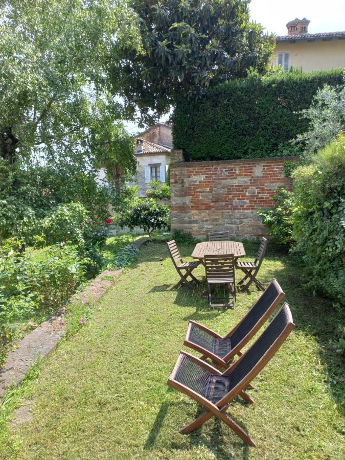 Il Giardino Di Olivia Apartment Guarene Luaran gambar