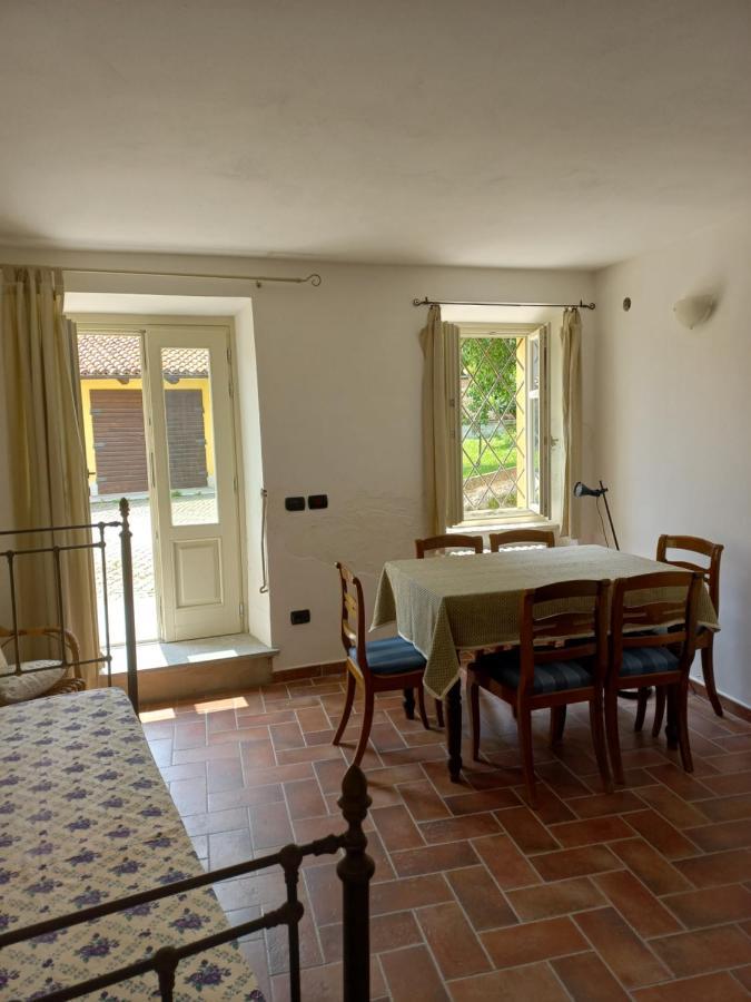 Il Giardino Di Olivia Apartment Guarene Luaran gambar