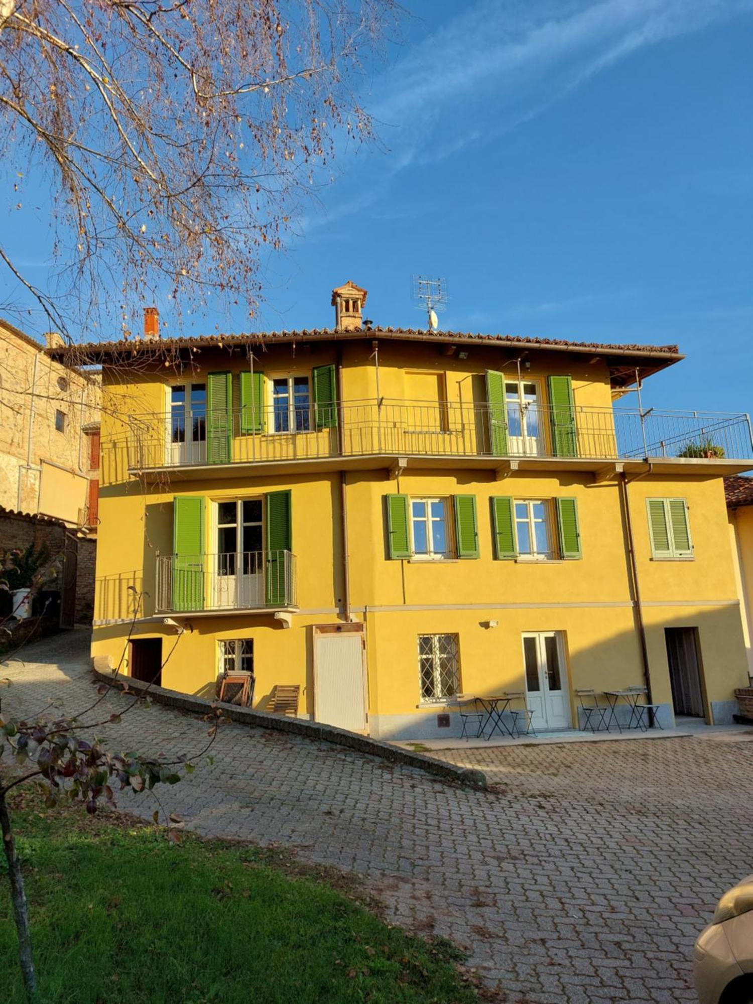 Il Giardino Di Olivia Apartment Guarene Luaran gambar